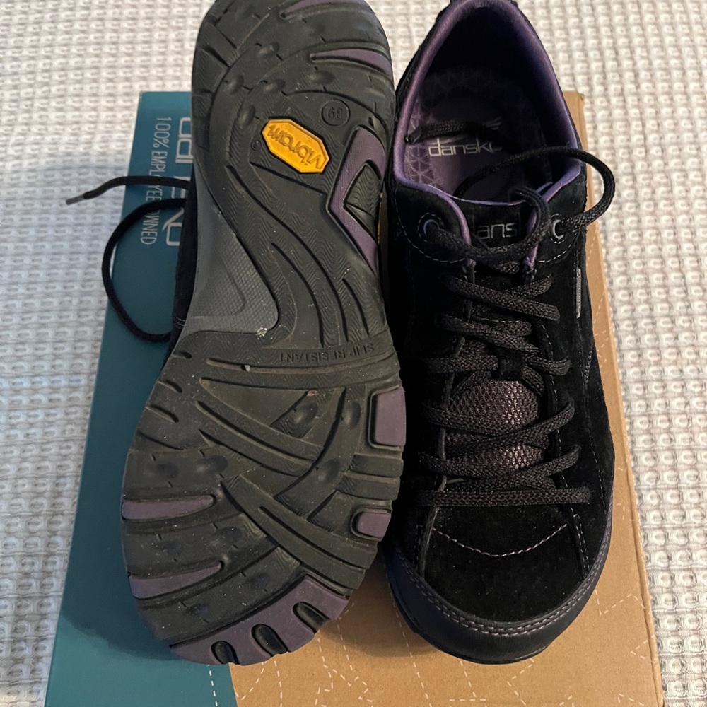 Dansko black paisley suede tennis shoes